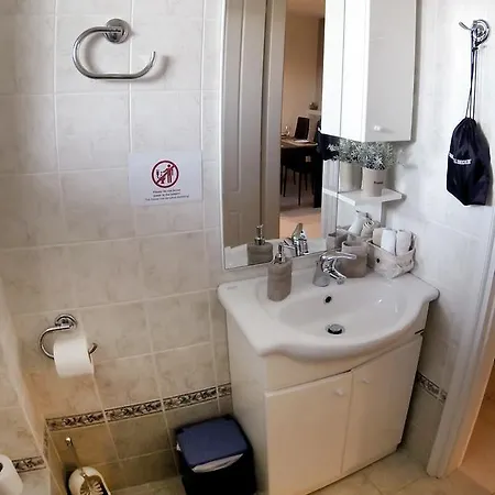 Apartmán Cozy Near The Airport *